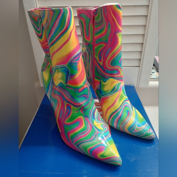 Rouge Women's Hippie, Tye Dye, Psychedelic Heeled Ankle Boots New With Box - Picture 2 of 8
